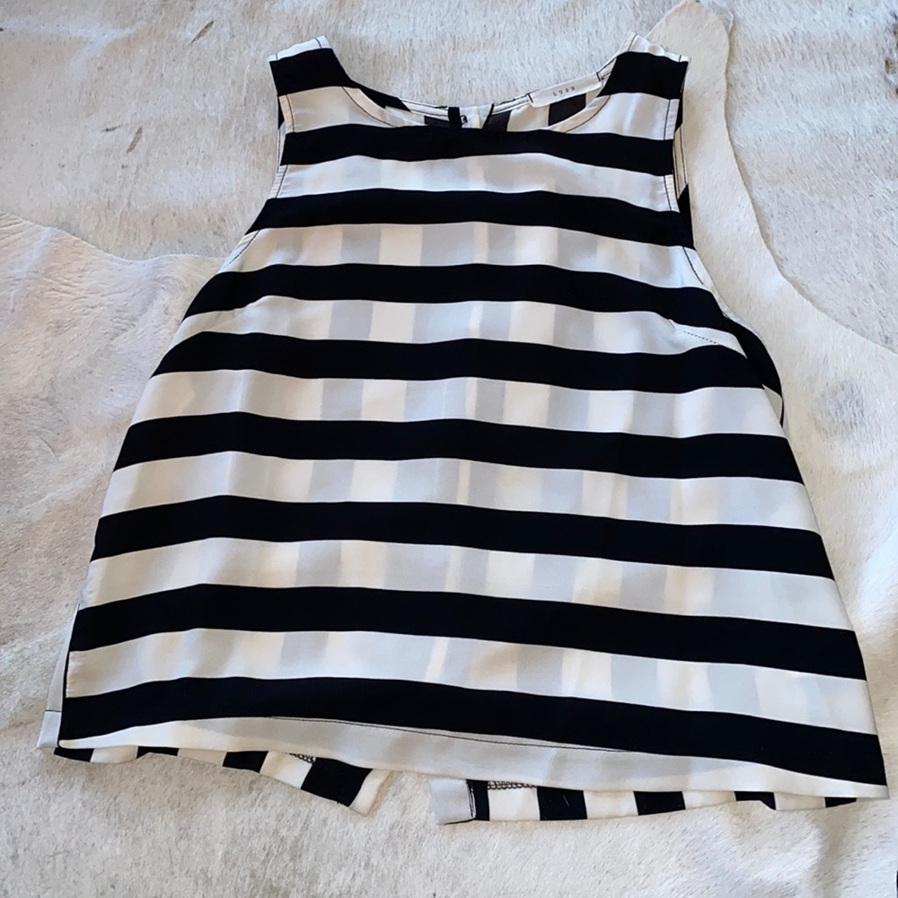 Chic semi cropped French style blouse